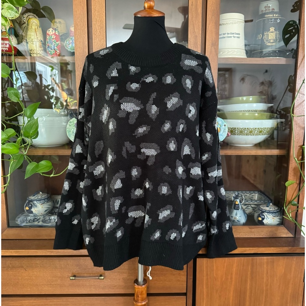 NWT Kendall + Kylie Black & Silver Leopard Print Crewneck Sweater